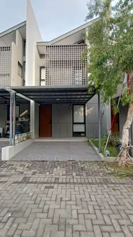 Dijual Rumah 2 lantai Fully Furnish di Cluster O2 Grand Wisata Bekasi