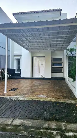Dijual rumah 2lt siap huni di Legenda Wisata