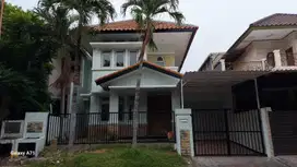 Murah Bagus Rumah siap huni di graha famili dkt pakuwon