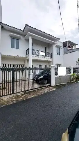 Dijual Rumah 2 Lantai di Tebet lokasi Strategis cocok utk kos2an