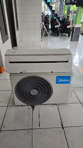 Dijual AC midea 1/2pk
