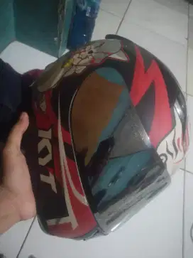 Helm KYT R10 ukuran l