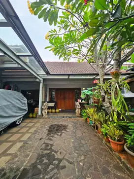 Rumah Kemang - Cipete Selatan. Lingkungan Asri. NEGO sd DEAL