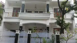 Turun Harga Rumah Mewah di Rawamangun Kamar Banyak