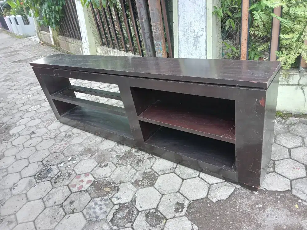 bufet meja pembatas ruangan murah bekas