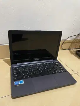 Dijual notebook laptop asus e203m ram 4gb/ 500 gb