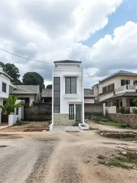 Rumah Modern Dijual DP 0% Free Biaya akses 10 menit ke stasiun Depok