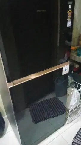 Kulkas 2 pintu polytron