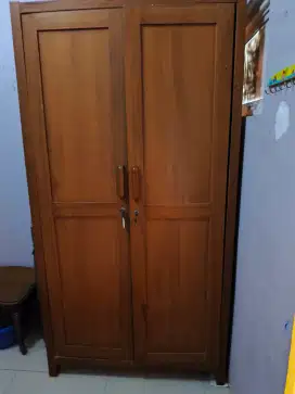 Lemari pakaian kayu jati