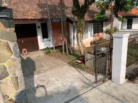 Rumah strategis pinggir jalan 2 lajur di dalam kota Bandung