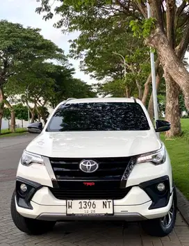 DP 60 JT !! KM 90 RB ! Toyota Fortuner VRZ TRD AT Diesel 2018 ISTIMEWA