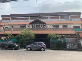 Bangunan 3 Lantai Di Rawasari, Cempaka Putih