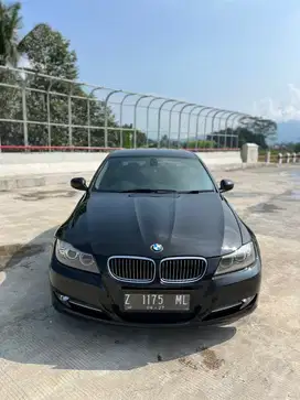 BMW 320i 2011 Bensin