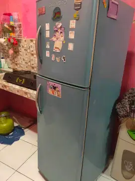 KULKAS 2 PINTU THOSIBA MINUS TIDAK DINGIN