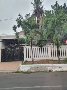 DIJUAL RUMAH JL IMAM BONJOL SURABAYA PUSAT BAGUS FULL JATI & GRANITE