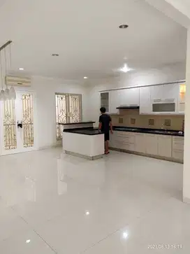 Rumah Walet Elok 3 lantai Pantai Indah Kapuk Siap Huni Bagus