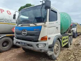 Truk mixer7 kubix hino 500 Fm 260 jm tahun 2017