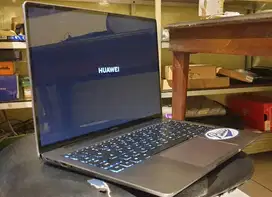 Huawei 14 Core i5 Gen11 SSD 512 Layar Tajam Jernih Batrei Awet Normal