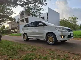 Innova G Luxury 2012 Automatic