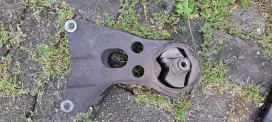 1 SET ENGINE MOUNTING