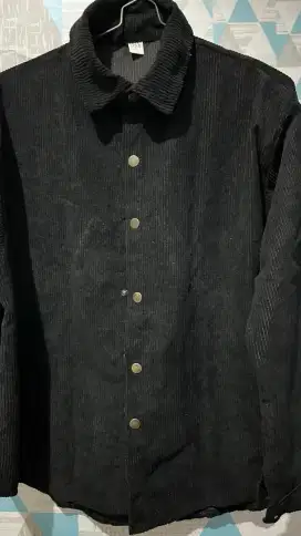 Kemeja Hitam Corduroy