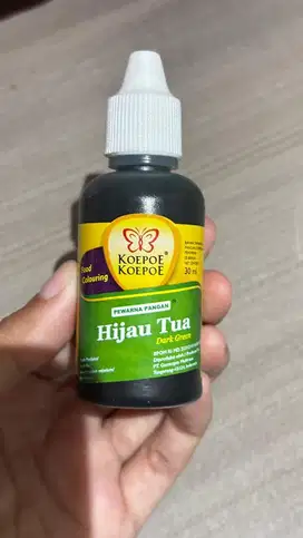 Kopoe kopoe pewarna makanan hijau tua