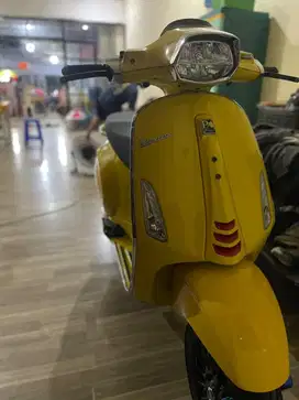 Forsale vespa sprint s abs yellow favorite colour istimewa