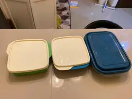Kotak makan TUPPERWARE