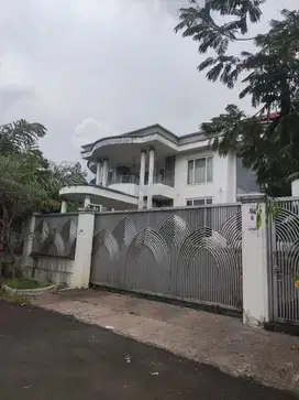 Dijual Cepat Rumah Besar Super Murah di Villa Bukit Cimanggu