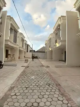 Rumah 2 Lantai Mewah dan Elegant Pinggir Jalan Raya Cilodong Depok