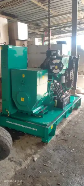 Jual genset Cummins 100 kva.seperti baru