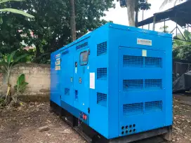 Di jual genset Cummins stamport 350 kva.th 2013 hour rendah