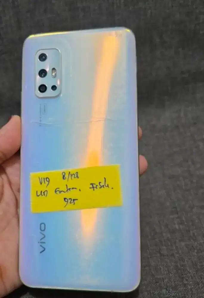 VIVO V1919 ram8/128 4g