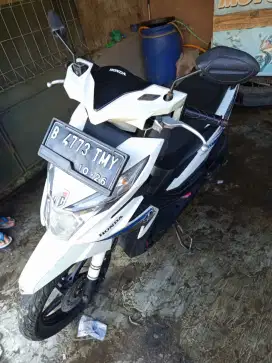 Honda Beat FI 2016 Rawatan Surat Komplit Semua ada Faktur Pembelian..