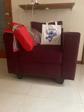 Sofa burgundy, kondisi 95%