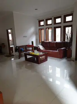 Dijual rumah kokoh dan terawat di komp kembar mas