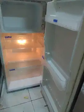 Kulkas bekas bergaransi
