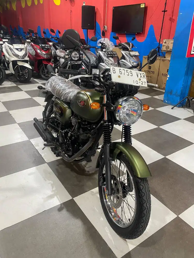 (DP 600) KAWASAKI W175 SE TAHUN 2022