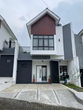 Dijual Cepat Rumah Villa Dekat Wisata BNS, Jatim Park Kota Batu