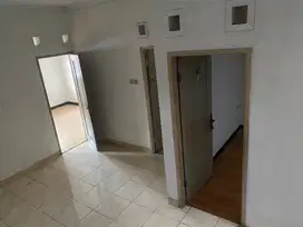 Jual Rumah Standar Kosongan 5 kamar tidur di Graha Sunter Pratama