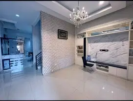 RUMAH & LOKASI BAGUS LUAS 5 X 15.5 DI KAVLING POLRI JELAMBAR