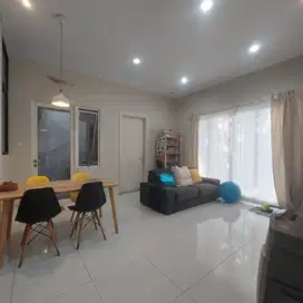 Jual Rumah Cluster Volta Posisi Hoek Semi Furnish Gading Serpong