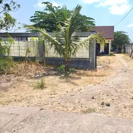 Dijual Cepat Tanah Bonus Bangunan 5 KT dan Pagar keliling