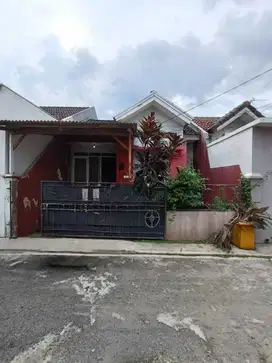 RUMAH BANGUNAN LAMA DI CITRA RAYA CLUSTER INDIRA TANGERANG