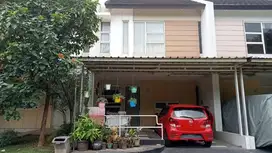 Dijual murah rumah dengan lokasi strategis