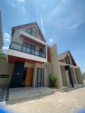 RUMAH 2 LANTAI DI COLOMADU DEKAT KOTA SOLO DAN EXIT TOL