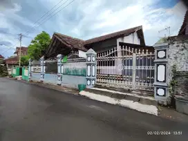 Rumah Hunian Siap Huni Dekat Pasar Gede Jebres Solo