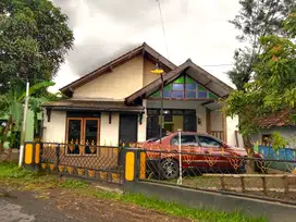 Dijual Rumah di Trihanggo, Gamping Sleman, Dekat UNISA dan West Lake