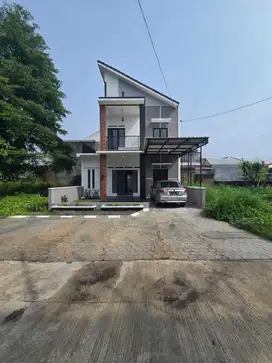 Rumah bagus minimalis modern di purbayan dekat luwes gentan solo