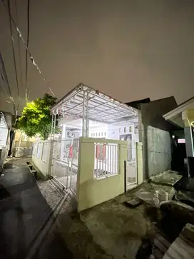 rumah siap huni samping exit tol jakarta timur